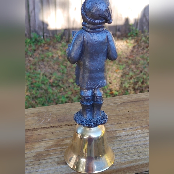 Michael Ricker The Caroler Boy Bell - Picture 6 of 9